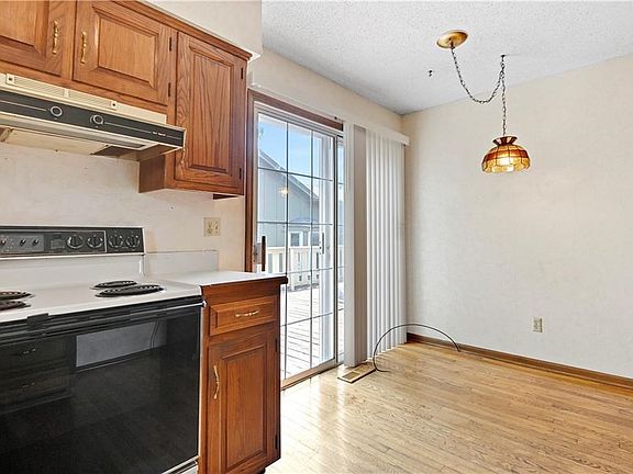 3rd image of 7211 Mastin St