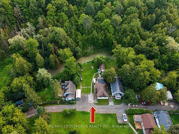 2nd image of 368 Cedar Valley Blvd