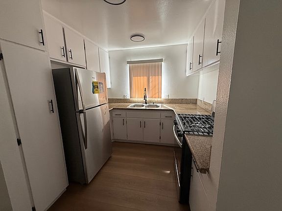 2nd image of 1116 Gladys Ave APT B