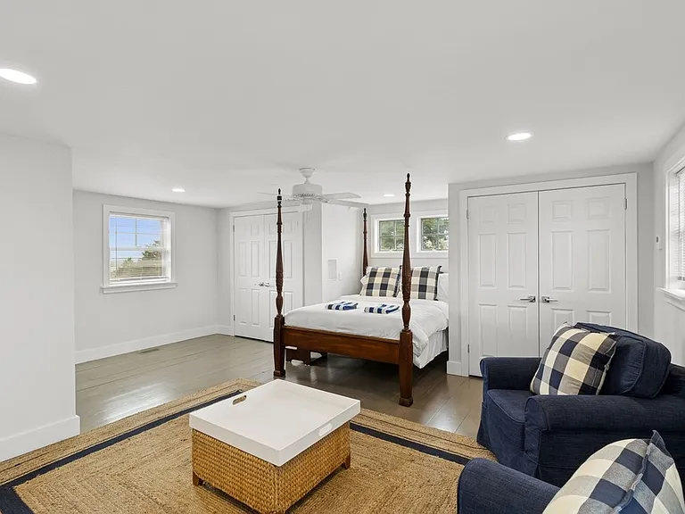 87 Foster Ave — Photo 15