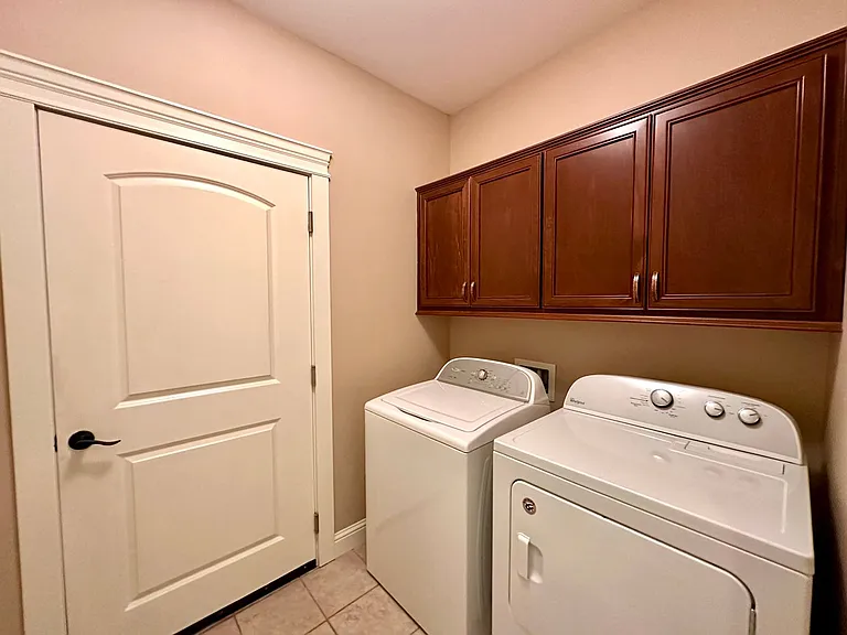 4448 Castlerock Dr — Photo 22