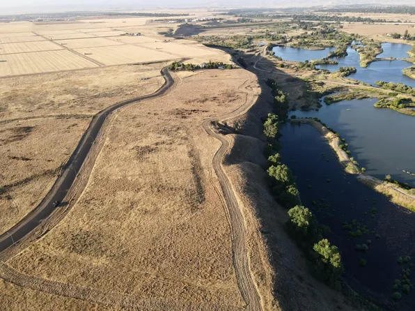 1 River Estate Dr, Madera, CA 93636