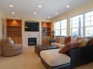 9300 Wilderness Cv, Eden Prairie, MN 55347