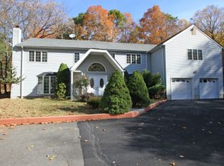 32 Duncan Ln, Wayne, NJ 07470