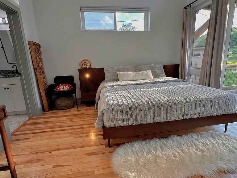 924 Riceville Rd — Photo 9