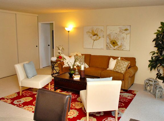 4th image of 800 N Delaware St APT 204