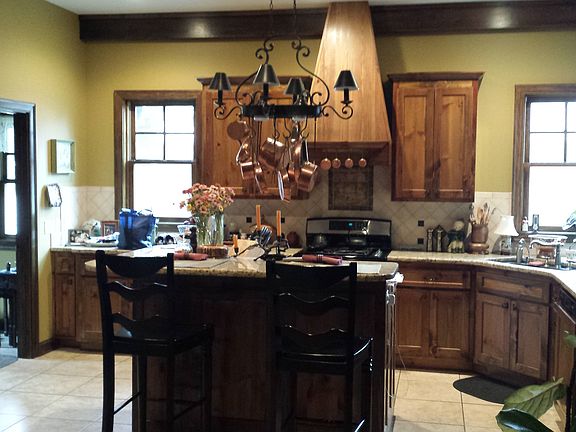 Roomy eat-in kitchen