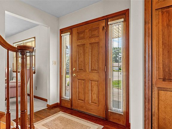 4th image of 824 Kelly Dr