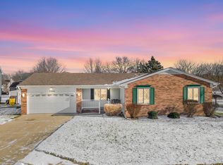 73924 Georgian Ct, Armada, MI 48005