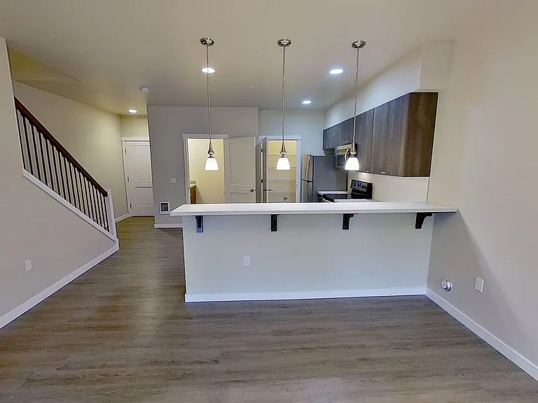530 Greenwood Dr SW #102 — Photo 10