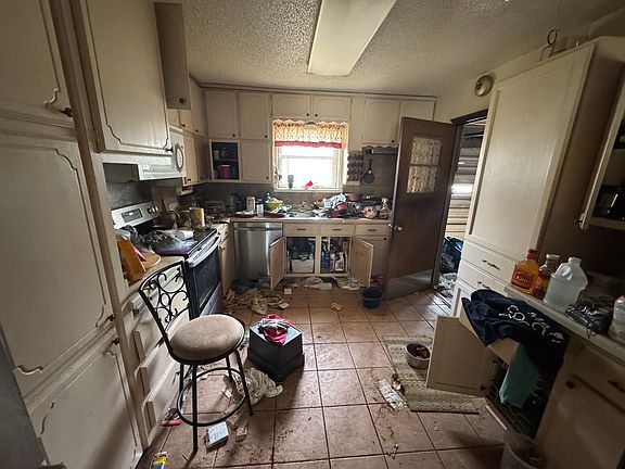 5th image of 5633 Macdougall Dr