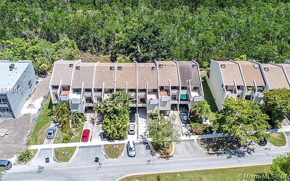3rd image of 2509 NE 135th St #2509