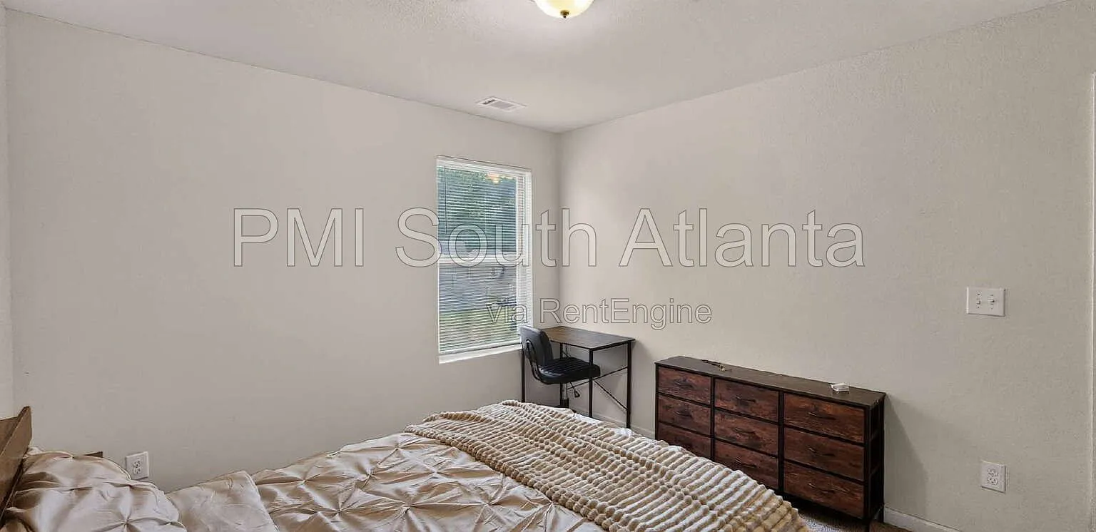 1 bed, 1.0 bath, $850 — Photo 2
