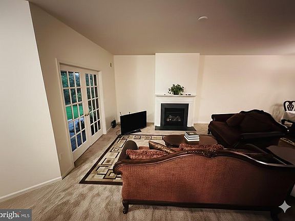 5th image of 616 Petersburg Rd