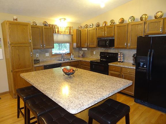 3rd image of 675 Rolling Meadows Ln SE