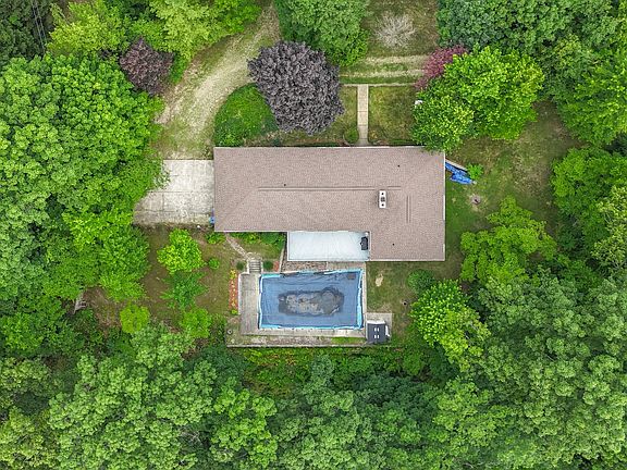 2nd image of 55835 Davis Ln