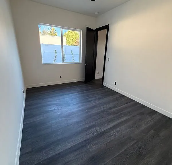 6235 Penfield Ave — Photo 8