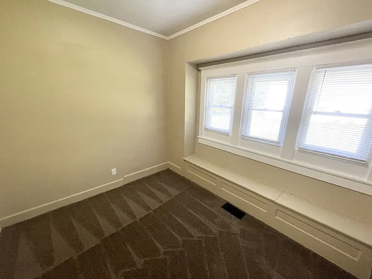 1344 W 26th St — Photo 5