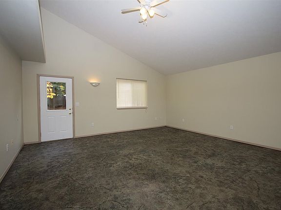 3rd image of 3220 E 43rd Ave