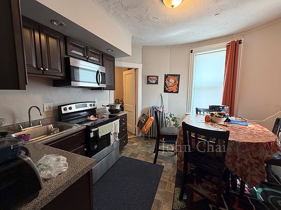 3rd image of 1683 Commonwealth Ave APT 3