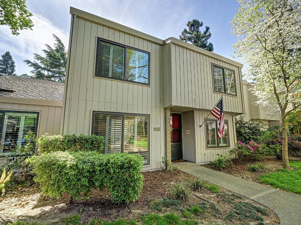 1st image of 1257 Vanderbilt Way