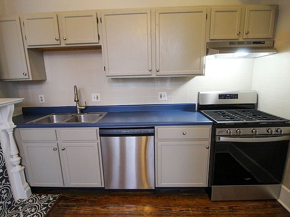 2nd image of 1610 Sycamore St APT 1