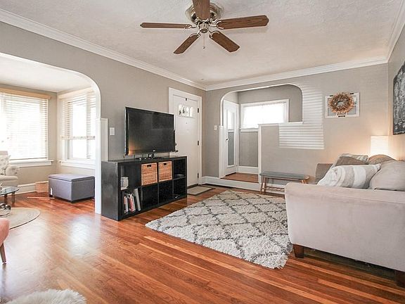 5th image of 2131 Glenbury Ave