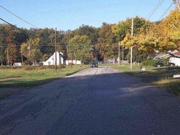 4th image of 522 Stanford Ave