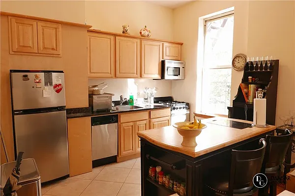 Rented by JK Dansar Corp | media 62