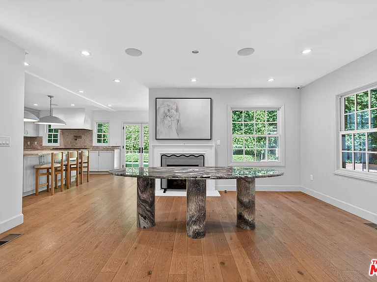 462 Warner Ave — Photo 12