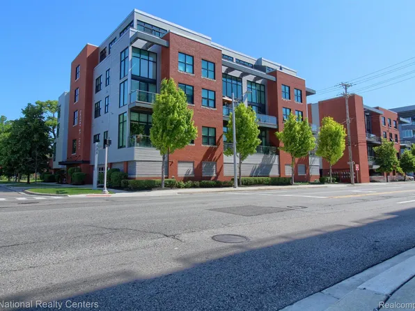 100 N Center St Unit 203, Royal Oak, MI 48067