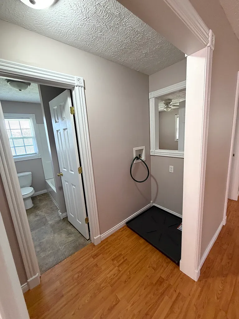 119 Lookout Street - 1 — Photo 4