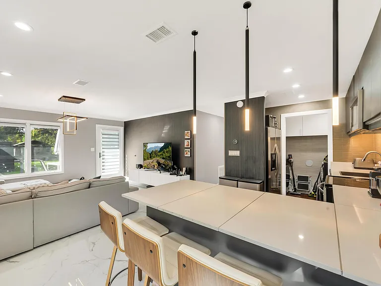 6320 86th Ln — Photo 8