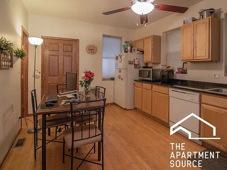 2063 N Leavitt St #2 — Photo 9