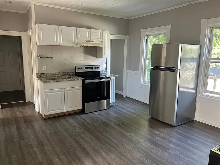 34 Esther St #2 — Photo 10