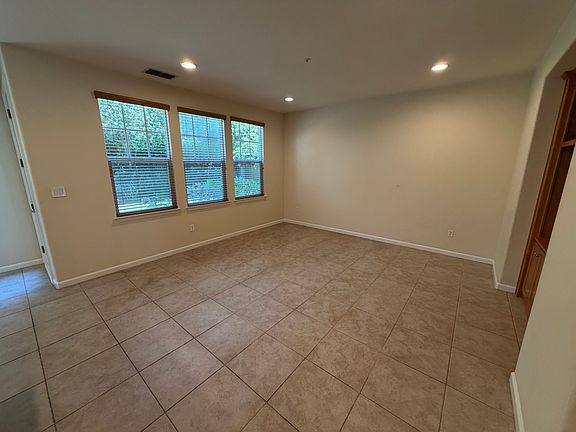 5th image of 11 Tan Oak Way
