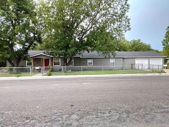 2nd image of 32 Hollywood Dr