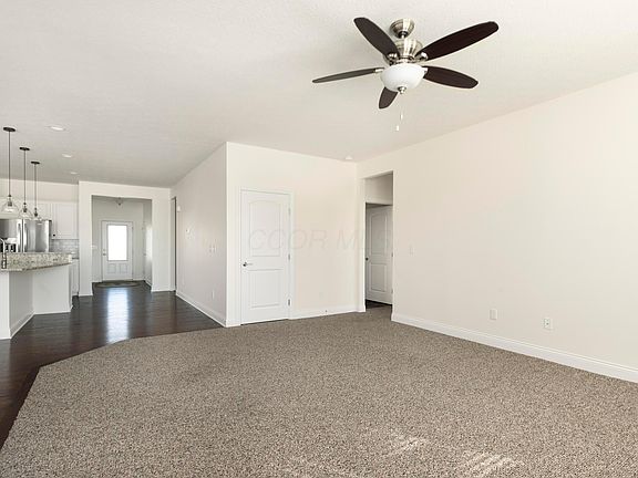 4th image of 885 Zeller Cir