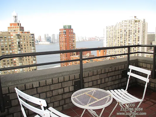 Rented by CCG Real Estate Brokerage | media 12