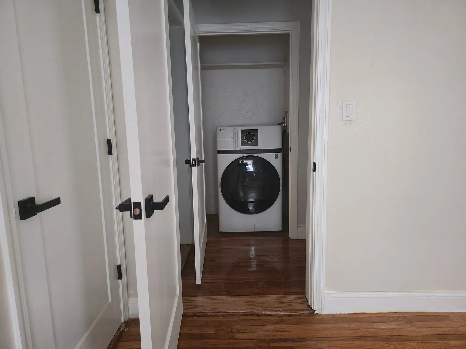 3 bed, 1100 sqft, $3,500 — Photo 4