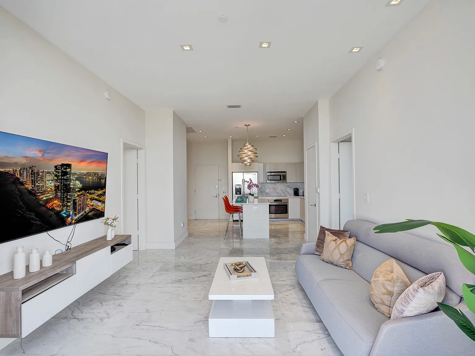 2600 E Hallandale Beach Blvd — Photo 3
