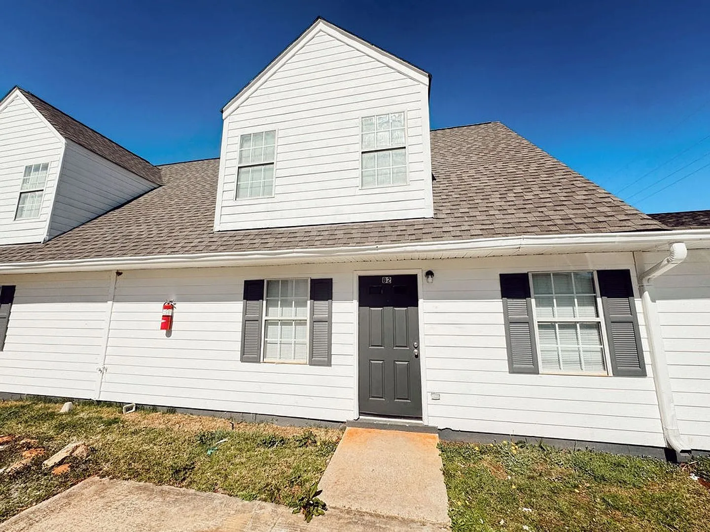 Valley View Apartments — Photo 4