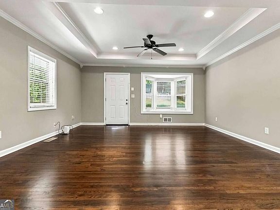 2nd image of 3515 Tulip Dr