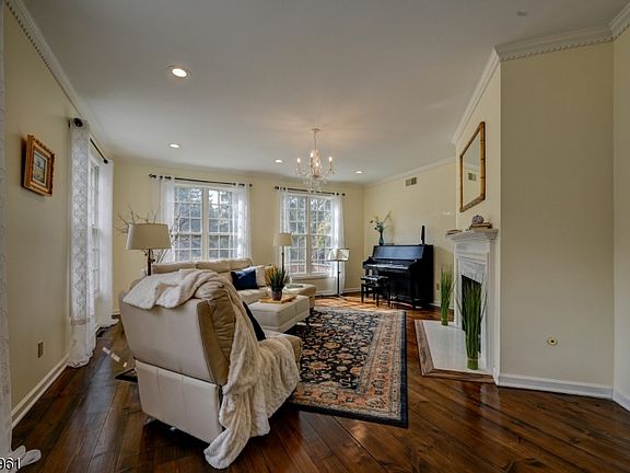 2nd image of 83 Winfield Rd