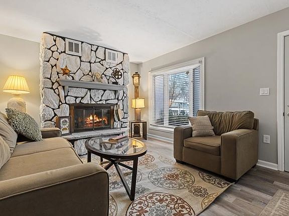 2nd image of 223 Liberty Blvd