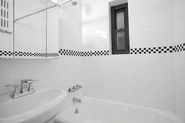 Rented by Hecht Group | media 9