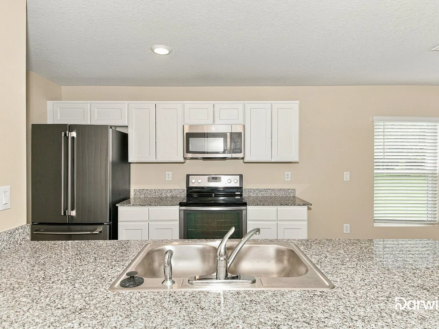 4 bed, 2.0 bath, 1517 sqft, $1,795 — Photo 3