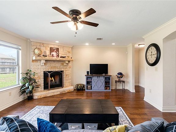 5th image of 10013 Houston Dr