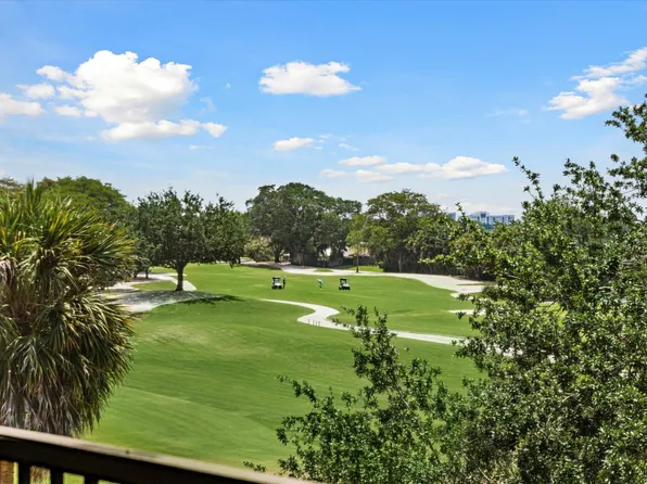 200 Jacaranda Country Club Drive #3c, Plantation, FL 33324