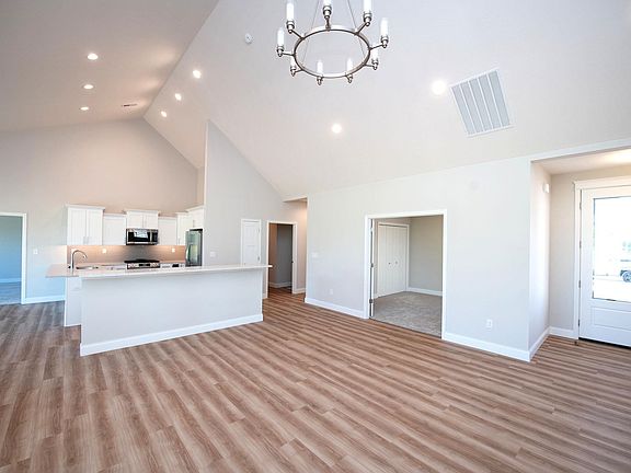 5th image of 402 Burnley Dr
